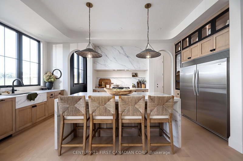 203 Foxborough Pl, Thames Centre, N0M 2P0 | Image 3