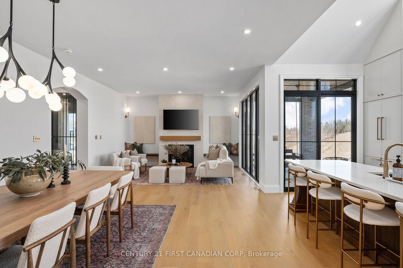 207 Foxborough Pl, Thames Centre, N0M 2P0 | Image 3