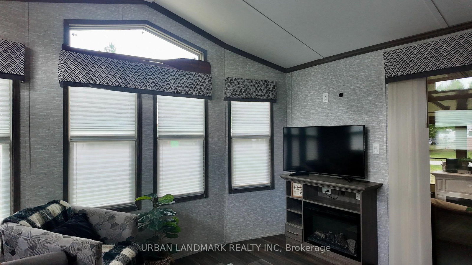 2612 Victoria Road • Kawartha Lakes, ON photo 12