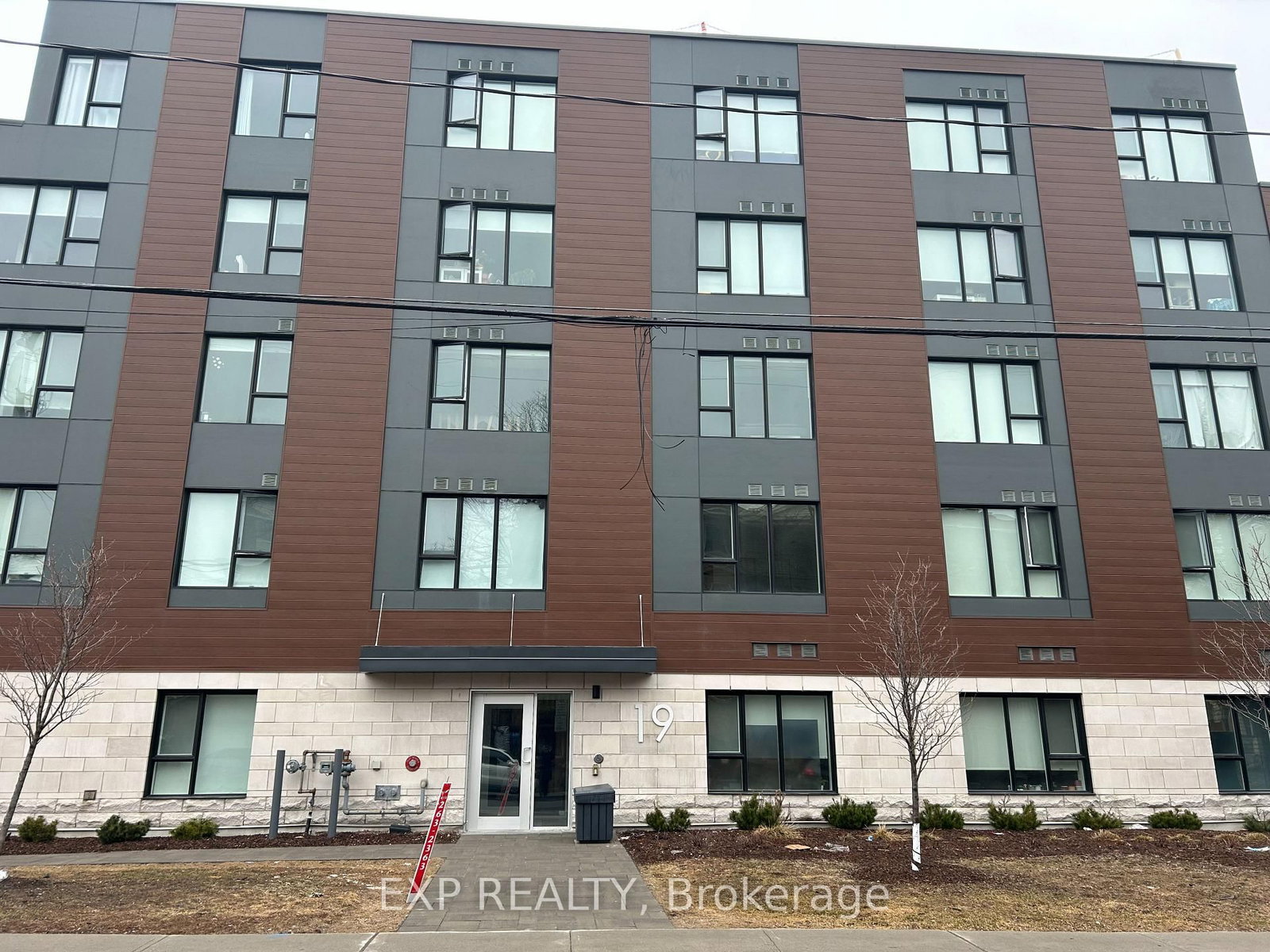 19 ROBINSON Avenue, Unit 203