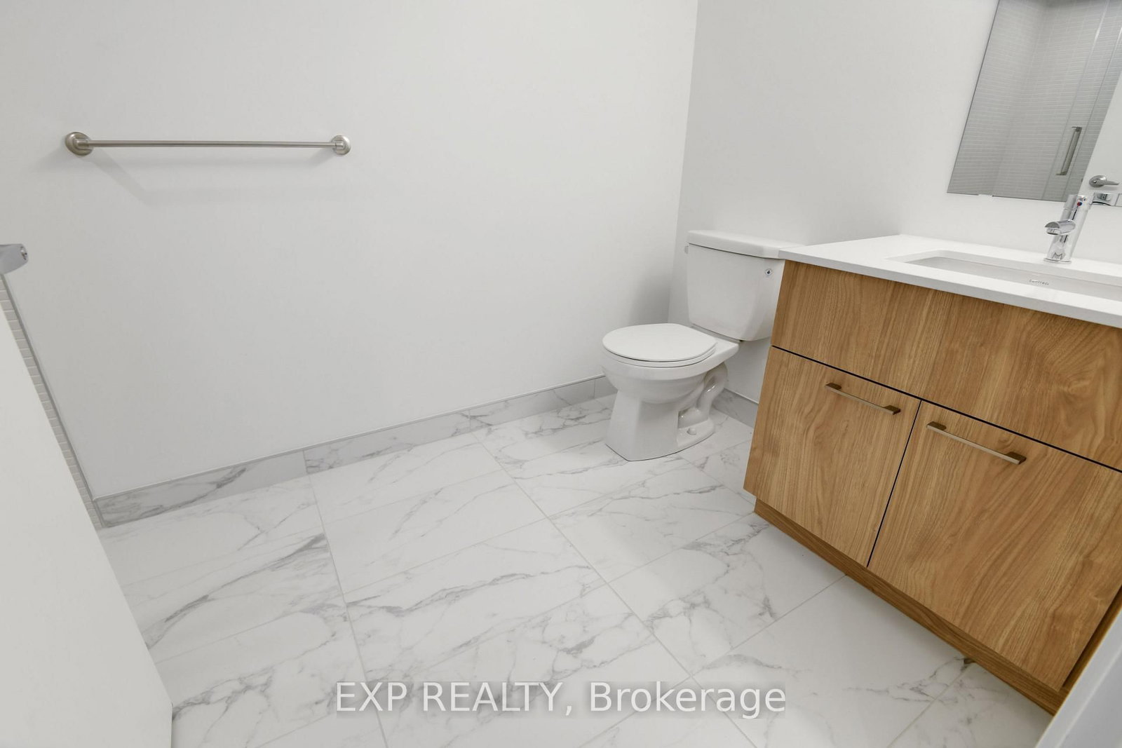 19 ROBINSON Avenue, Unit 203 - Photo 13