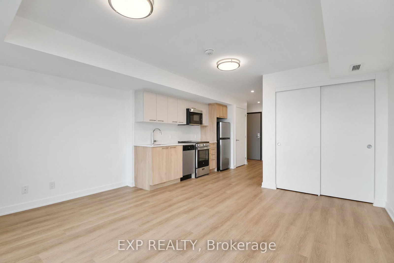 19 ROBINSON Avenue, Unit 203 - Photo 5