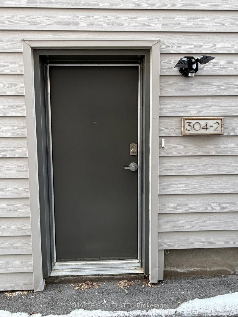 2 - 304 ELMGROVE Ave, Ottawa, K1Z 6V1 | Image 2