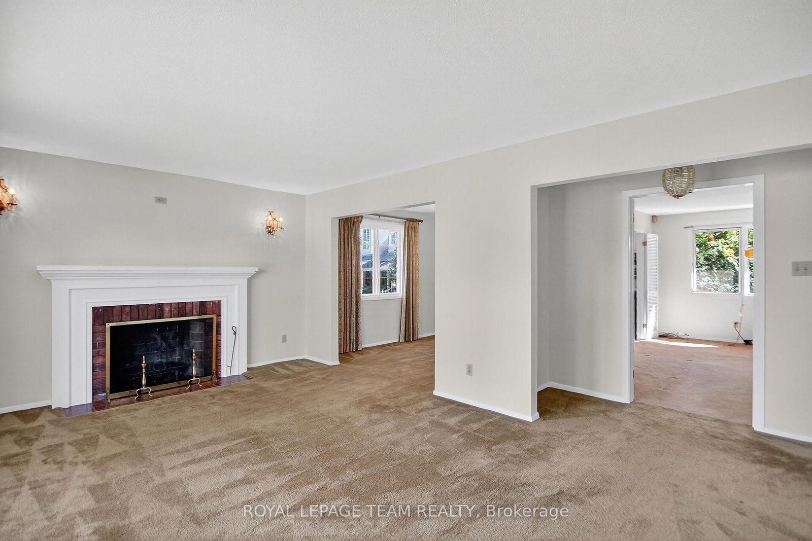 1900 Southampton Court • Ottawa, ON photo 14