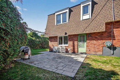 1900 Southampton Court • Ottawa, ON photo 4