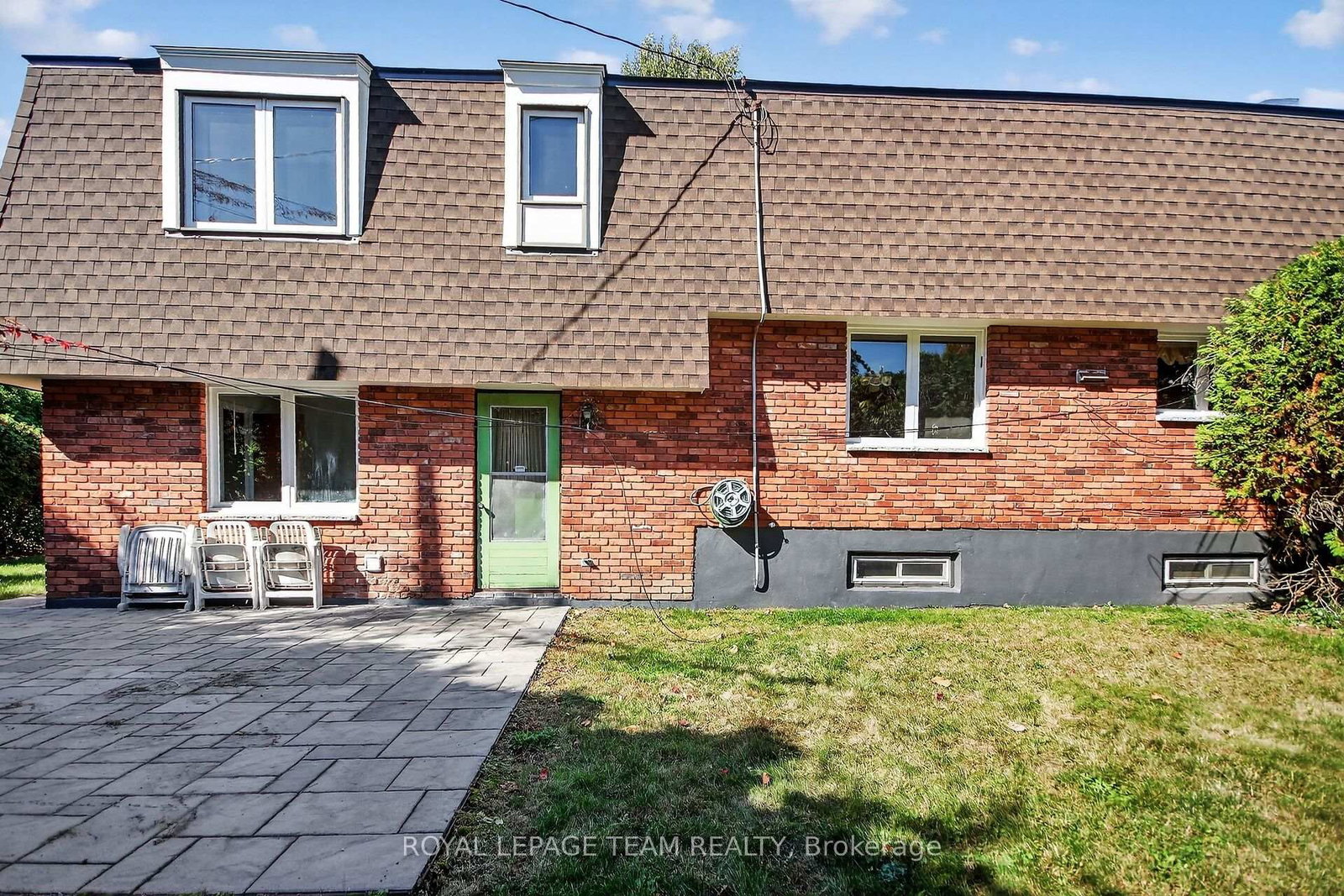 1900 Southampton Court • Ottawa, ON photo 5