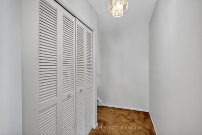 1900 Southampton Court • Ottawa, ON photo 7