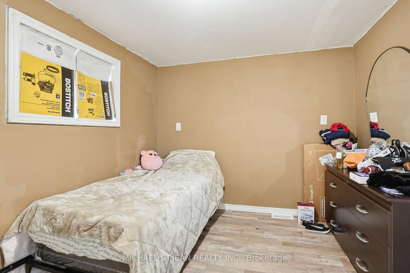 Detached House for sale at 61 Graham Avenue, Hamilton, Ontario, L8H 4J8 - Crown Point - MLS: X12946656