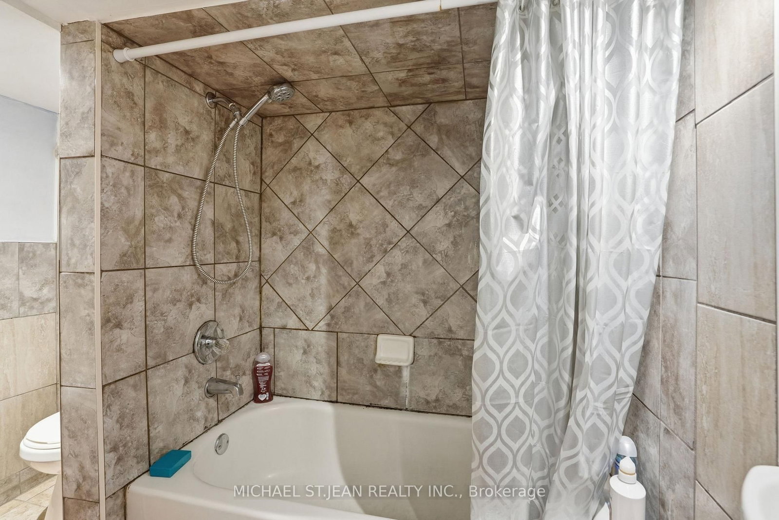 Detached House for sale at 61 Graham Avenue, Hamilton, Ontario, L8H 4J8 - Crown Point - MLS: X12946656