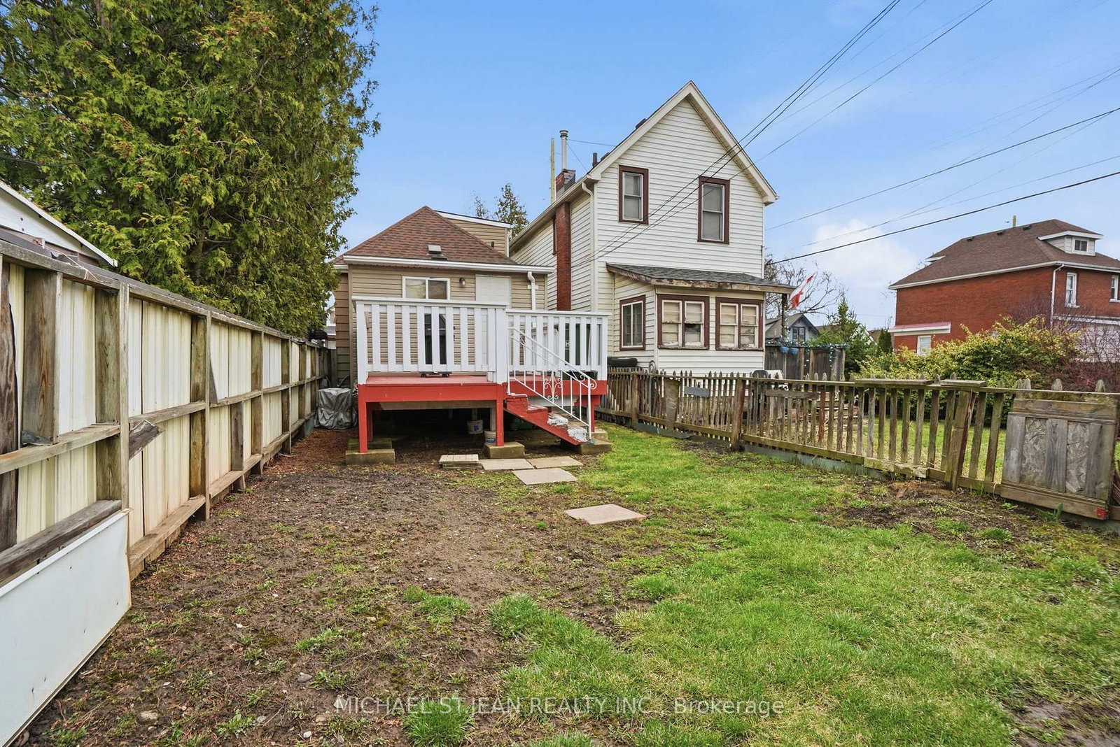 Detached House for sale at 61 Graham Avenue, Hamilton, Ontario, L8H 4J8 - Crown Point - MLS: X12946656