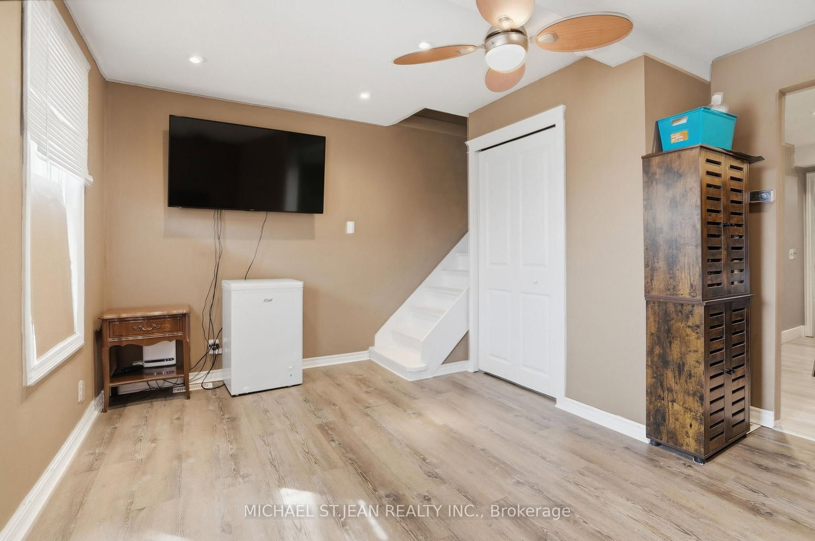 Detached House for sale at 61 Graham Avenue, Hamilton, Ontario, L8H 4J8 - Crown Point - MLS: X12946656