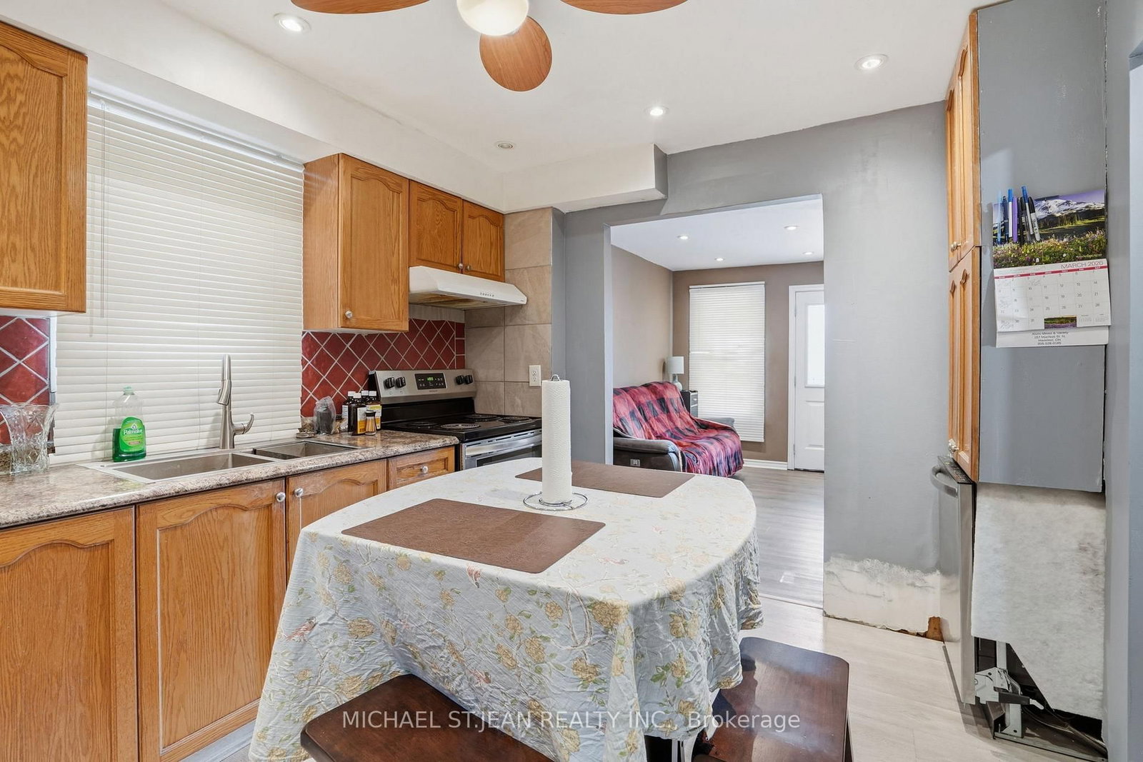 Detached House for sale at 61 Graham Avenue, Hamilton, Ontario, L8H 4J8 - Crown Point - MLS: X12946656