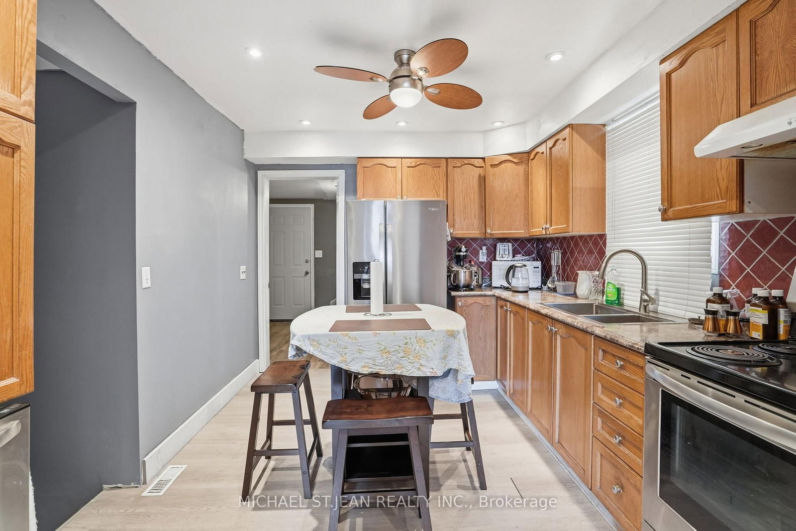 Detached House for sale at 61 Graham Avenue, Hamilton, Ontario, L8H 4J8 - Crown Point - MLS: X12946656