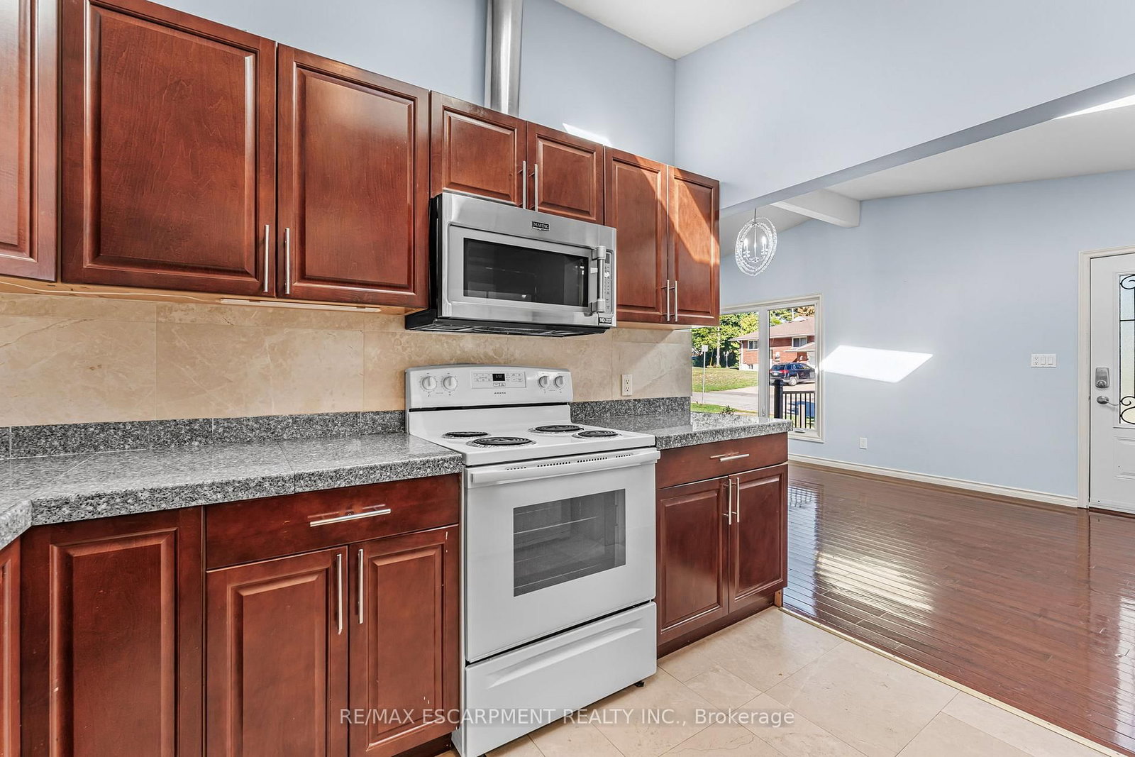 6122 Mayfair Drive - Photo 7