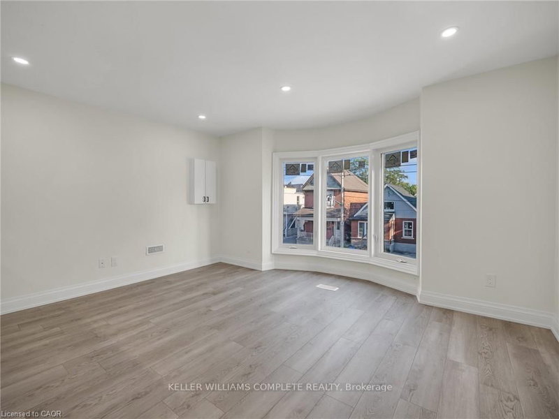 MAIN - 718 Cannon St E, Hamilton, L8L 2G9 | Image 2