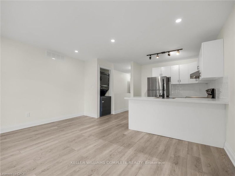 MAIN - 718 Cannon St E, Hamilton, L8L 2G9 | Image 3