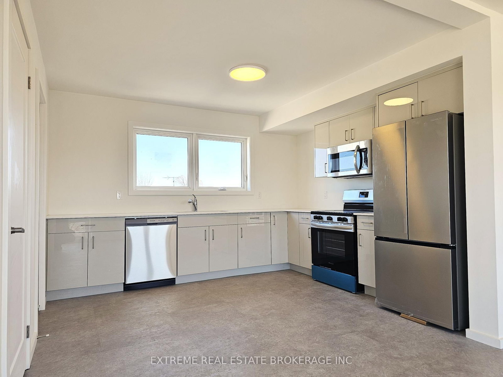 89 Sixth Street, Unit 3 - Photo 5