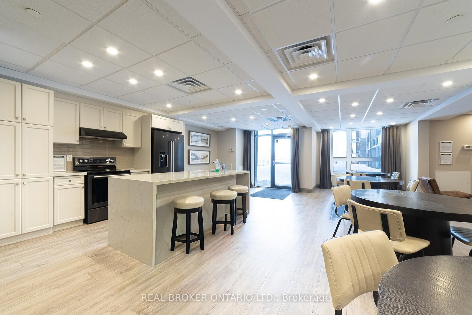 Condo for sale at 436-101 Shoreview Place, Hamilton, Ontario, L8E 0K2 - Lakeshore - MLS: X12947398