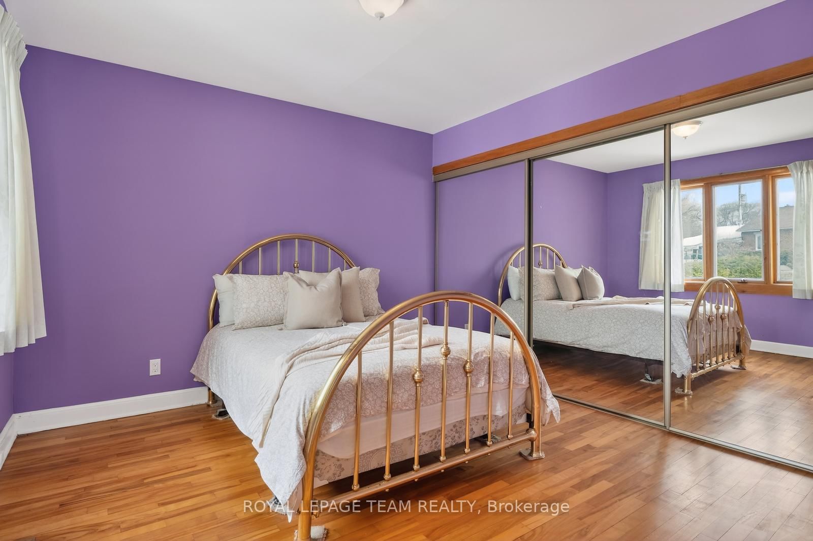 Detached House for sale at 336 Ducharme Boulevard, Ottawa, Ontario, K1L 6T6 - Vanier - MLS: X12947500