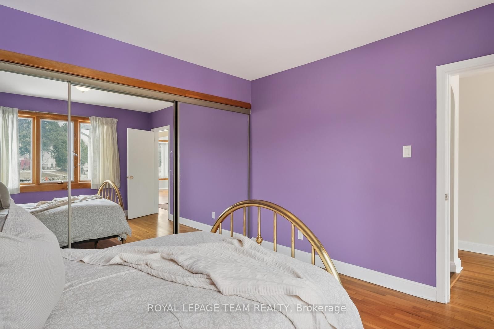 Detached House for sale at 336 Ducharme Boulevard, Ottawa, Ontario, K1L 6T6 - Vanier - MLS: X12947500