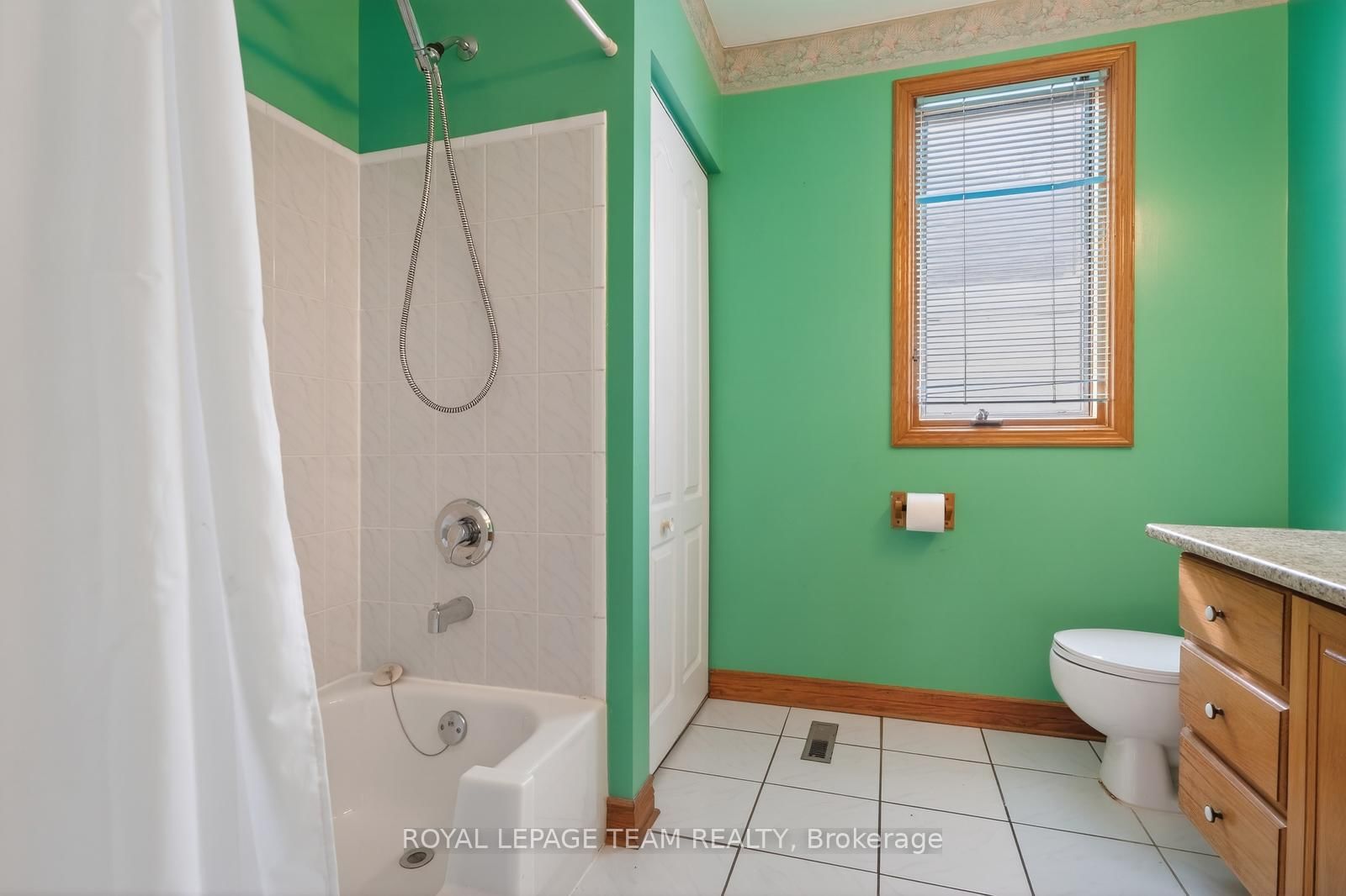 Detached House for sale at 336 Ducharme Boulevard, Ottawa, Ontario, K1L 6T6 - Vanier - MLS: X12947500