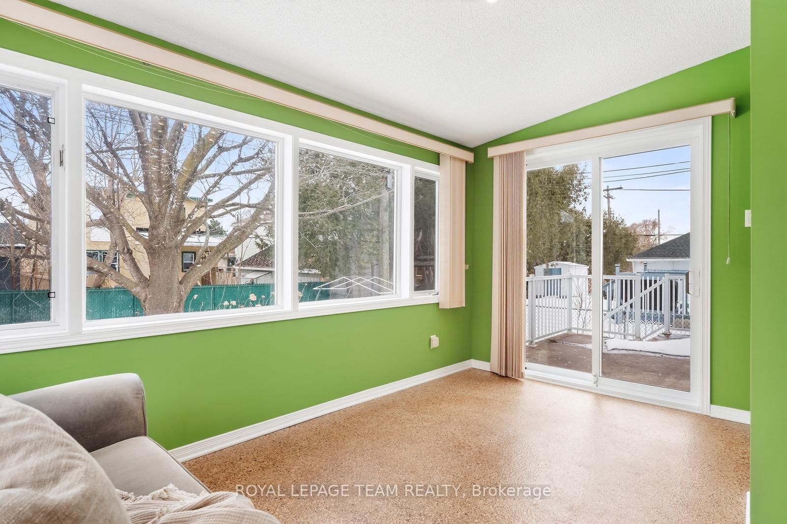 Detached House for sale at 336 Ducharme Boulevard, Ottawa, Ontario, K1L 6T6 - Vanier - MLS: X12947500