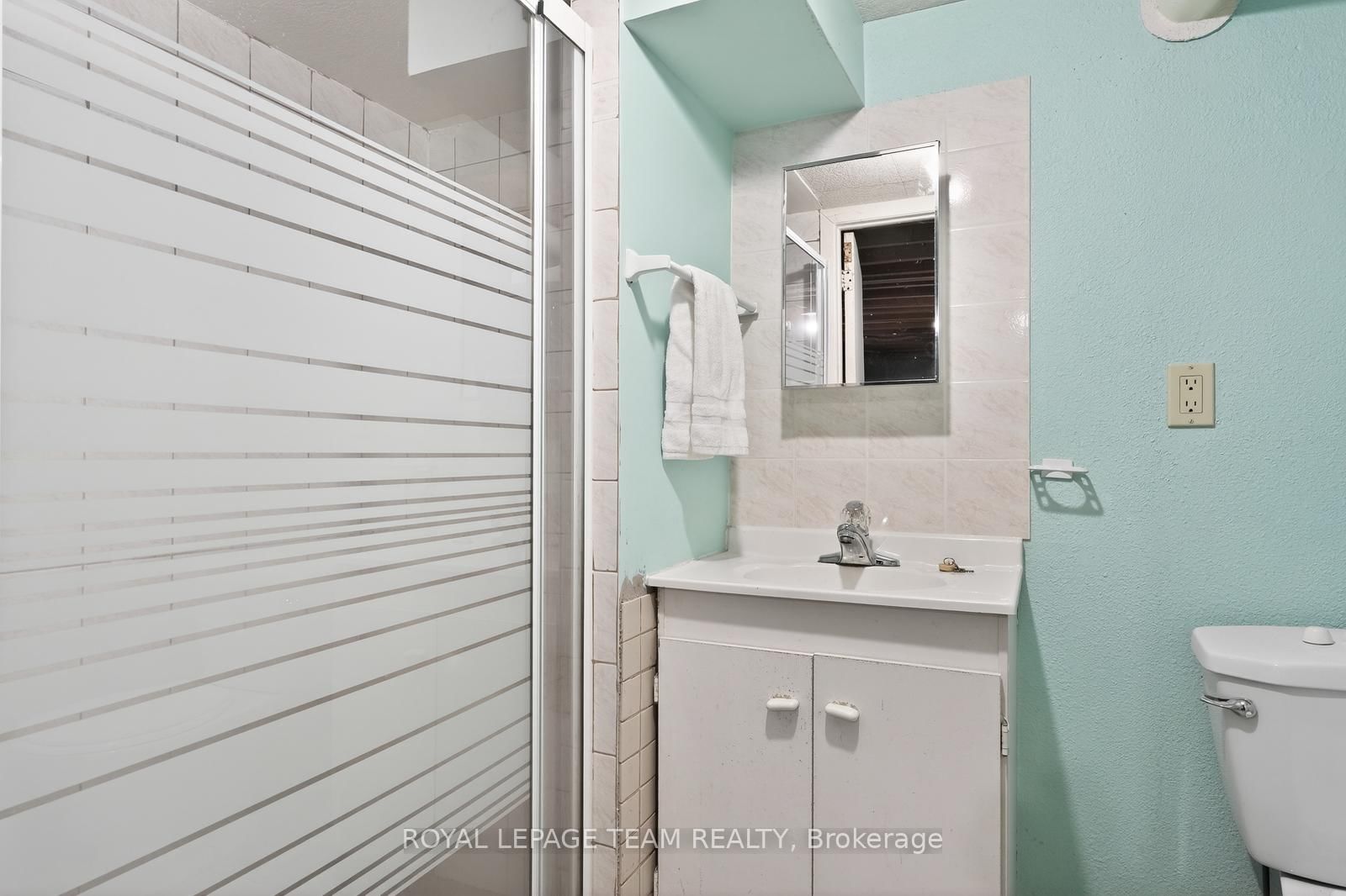 Detached House for sale at 336 Ducharme Boulevard, Ottawa, Ontario, K1L 6T6 - Vanier - MLS: X12947500