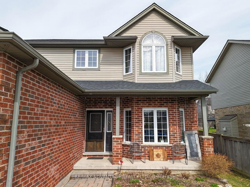 22 Periwinkle Dr, Middlesex Centre, N0M 2A0 | Image 2