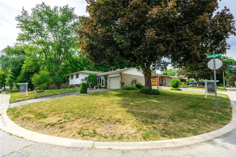 82 Turnbull Rd, Hamilton, L9H 3W9 | Image 3