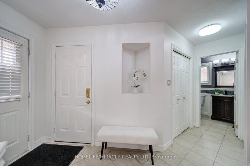 55 Mcfarlane Dr, Cambridge, N3C 4L7 | Image 3