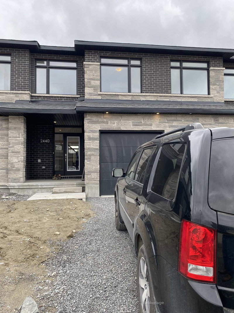 home for lease on 2440 Goldhawk Road