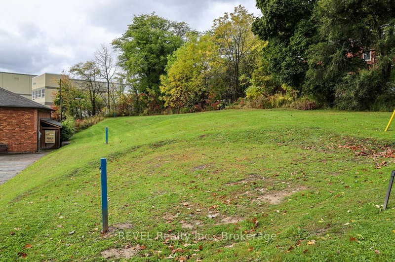 13 St Davids St W, Thorold, L2V 2L1 | Image 3