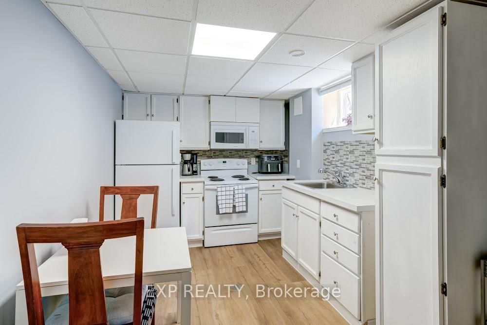 Detached House for sale at 42 Terrace Drive, Hamilton, Ontario, L9A 2Y6 - Balfour - MLS: X12948014