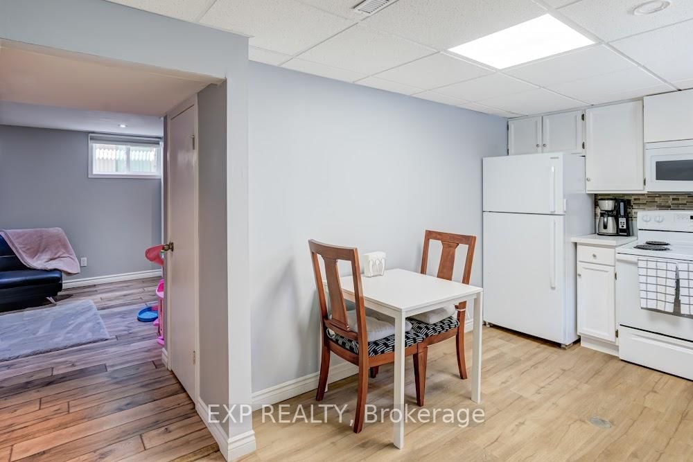 Detached House for sale at 42 Terrace Drive, Hamilton, Ontario, L9A 2Y6 - Balfour - MLS: X12948014