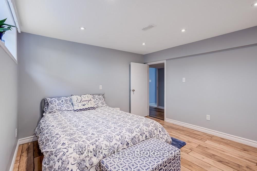 Detached House for sale at 42 Terrace Drive, Hamilton, Ontario, L9A 2Y6 - Balfour - MLS: X12948014