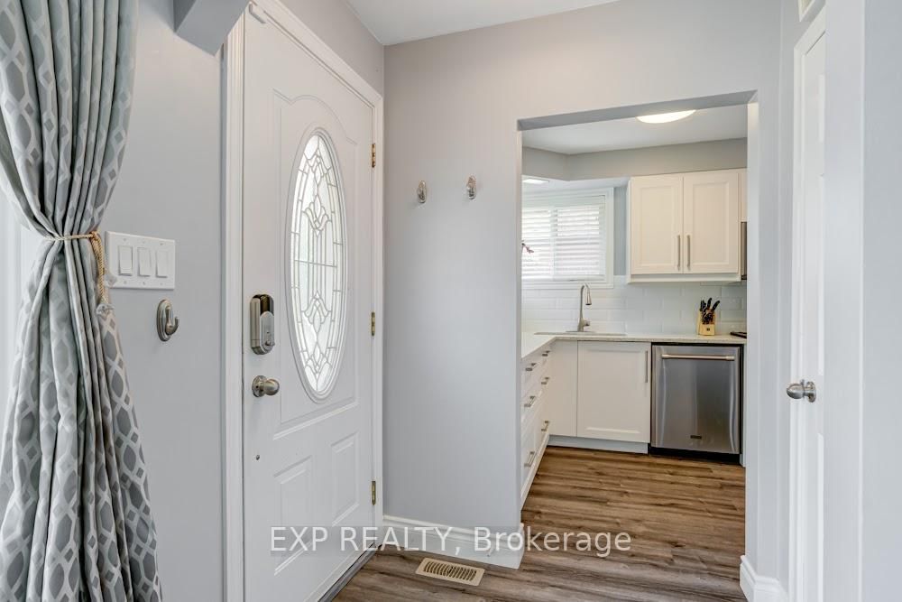 Detached House for sale at 42 Terrace Drive, Hamilton, Ontario, L9A 2Y6 - Balfour - MLS: X12948014