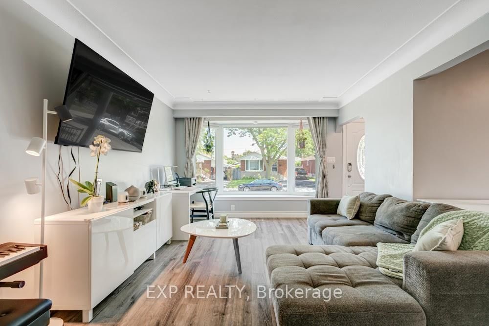 Detached House for sale at 42 Terrace Drive, Hamilton, Ontario, L9A 2Y6 - Balfour - MLS: X12948014