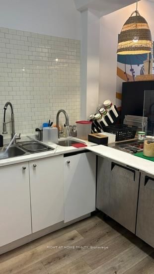 891 bank Street - Photo 11