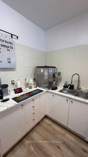 891 bank Street - Photo 12