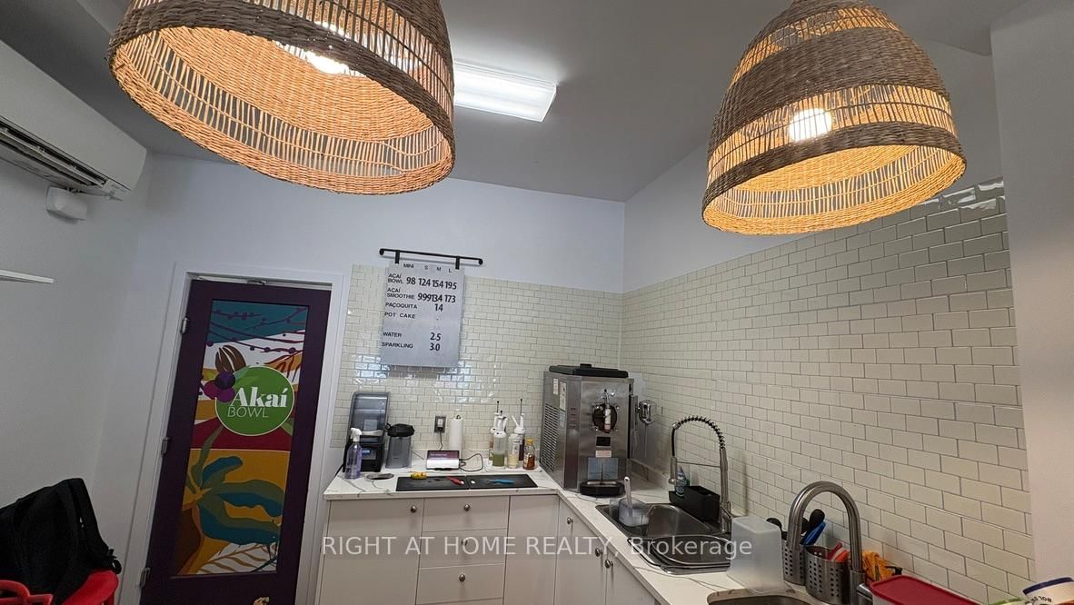 891 bank Street - Photo 7