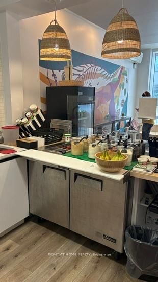 891 bank Street - Photo 9