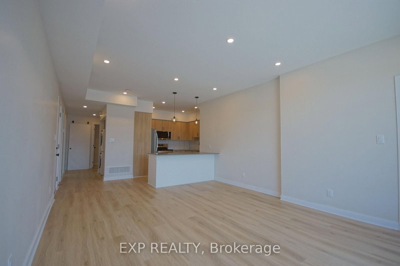 1353 Gosset St, Ottawa, K1B 3P6 | Image 2