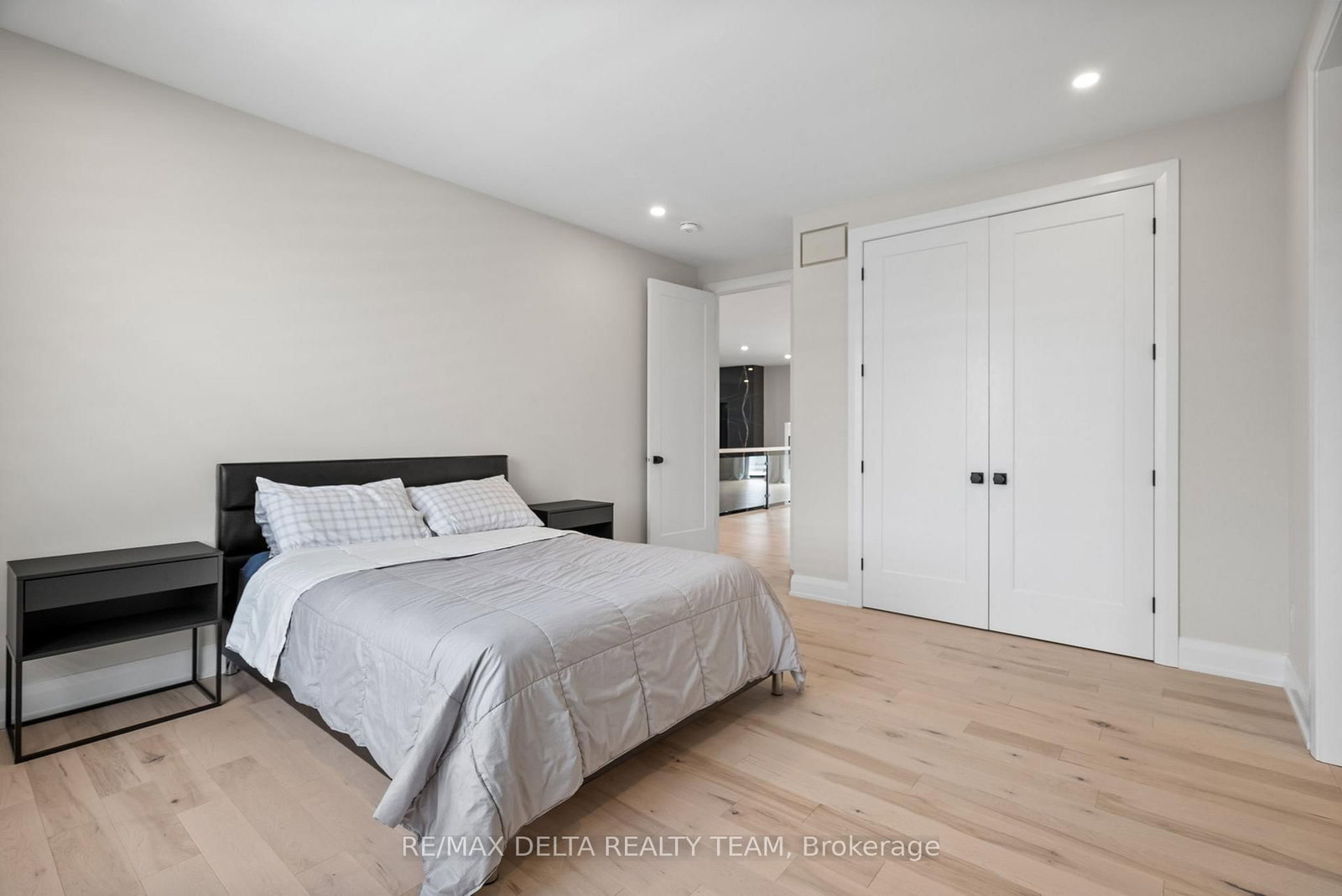 663 Ballycastle Crescent • Ottawa, ON photo 38