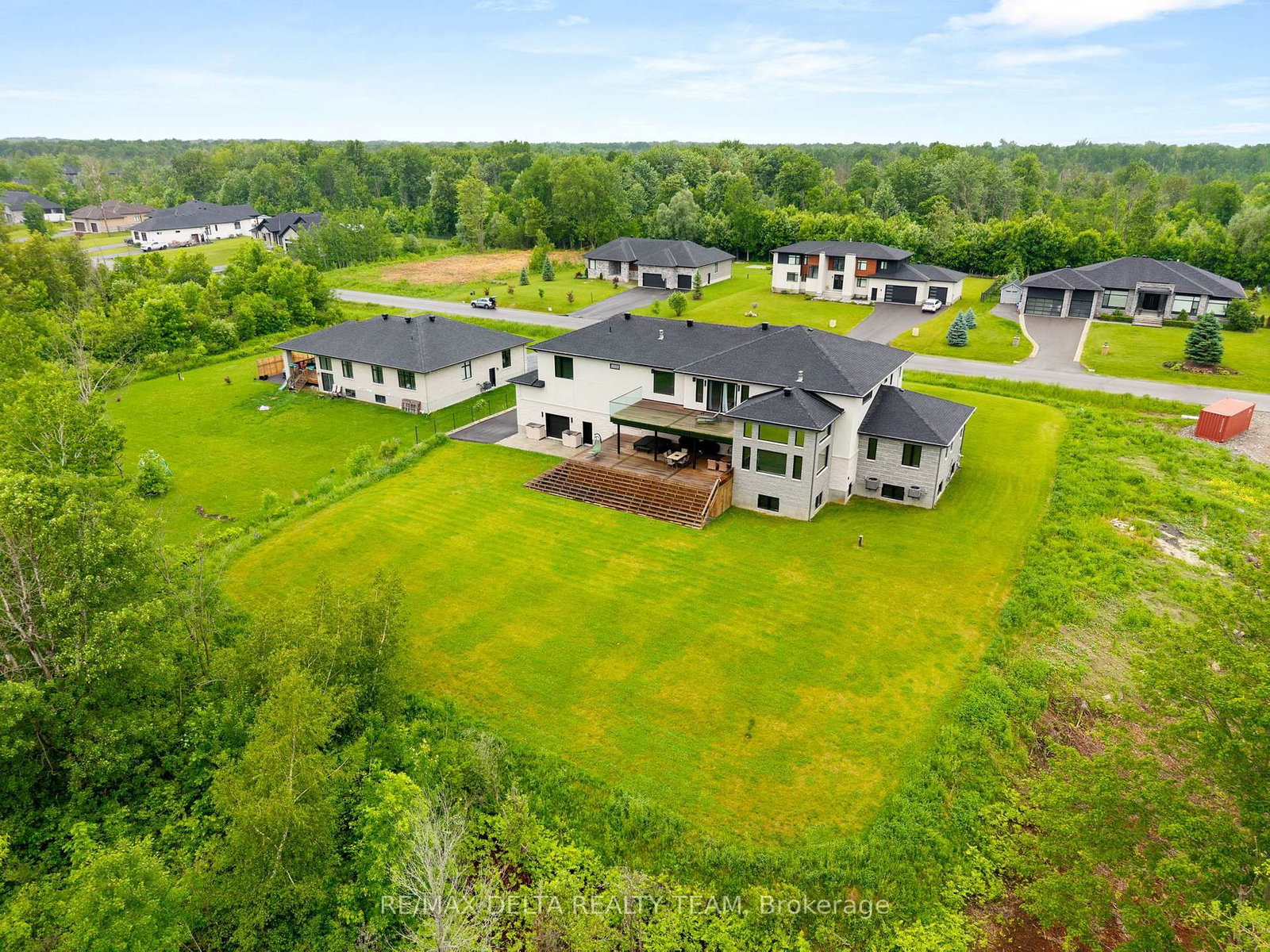 663 Ballycastle Crescent • Ottawa, ON photo 48
