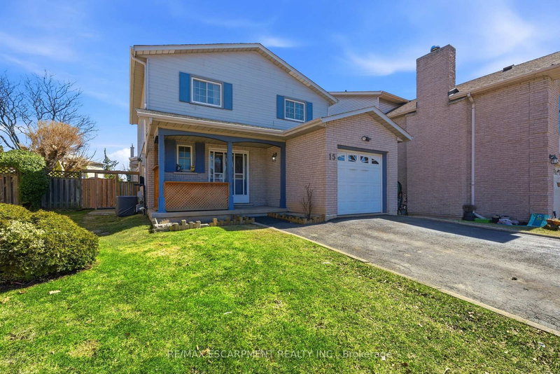 15 Finch Pl, Hamilton, L9A 5C2 | Image 2