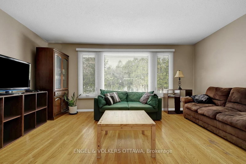 B - 765 Springland Dr, Ottawa, K1V 6L9 | Image 2