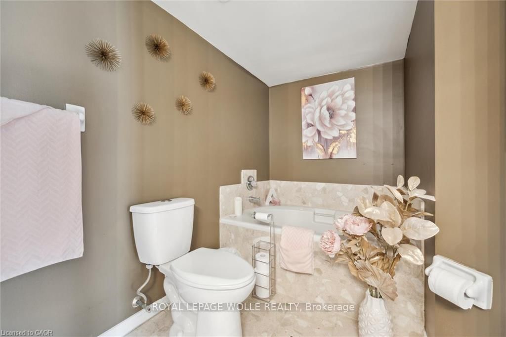 3267 King Street E, Unit 204 - Photo 18