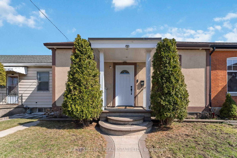 home for sale on 300 East Avenue N