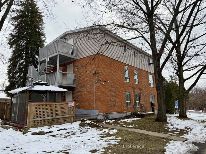 37 Bond St S, Hamilton, L9H 3H2 | Image 2