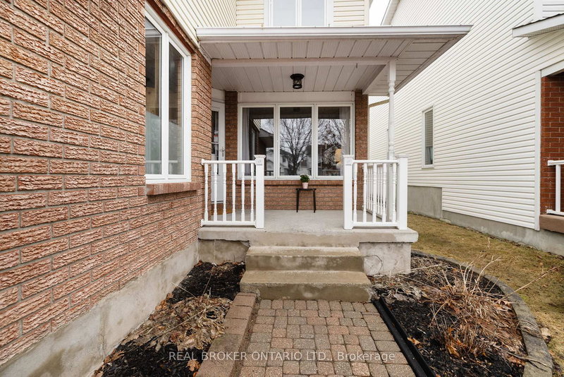 1981 Orchardview Ave, Ottawa, K4A 3B8 | Image 3